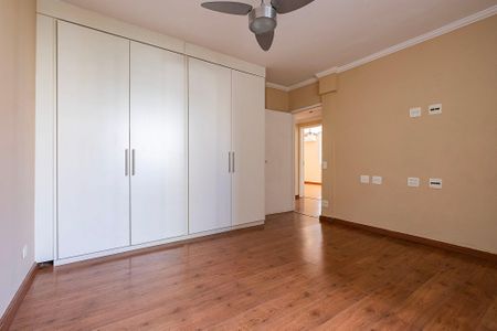 Apartamento à venda com 200m², 4 quartos e 2 vagasQuarto 4