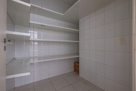 Apartamento à venda com 200m², 4 quartos e 2 vagasÁrea de Serviço - Despensa