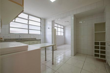 Apartamento à venda com 200m², 4 quartos e 2 vagasCozinha