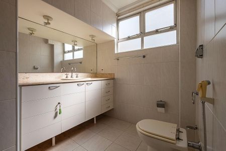 Apartamento à venda com 200m², 4 quartos e 2 vagasSuíte - Banheiro