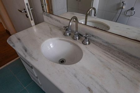 Apartamento à venda com 200m², 4 quartos e 2 vagasBanheiro Social