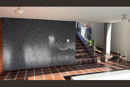 Casa à venda com 277m², 3 quartos e 4 vagasFoto 01