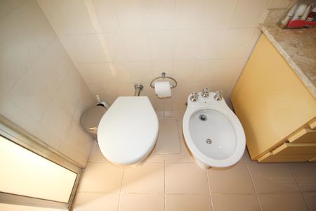 Apartamento à venda com 77m², 2 quartos e 1 vagaBanheiro