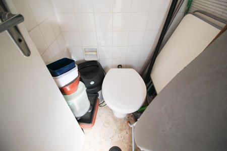 Apartamento à venda com 77m², 2 quartos e 1 vagaBanheiro de serviço