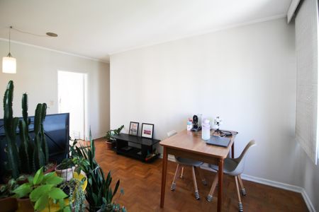 Apartamento à venda com 77m², 2 quartos e 1 vagaSala