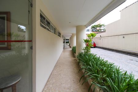 Apartamento à venda com 77m², 2 quartos e 1 vagaÁrea comum