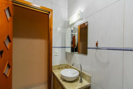 Casa à venda com 114m², 3 quartos e 2 vagas Casa à venda com 114m², 3 quartos e 2 vagasBanheiro