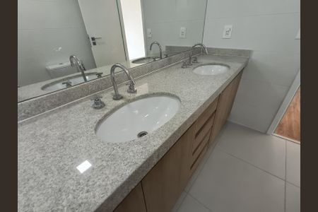Apartamento para alugar com 132m², 4 quartos e 2 vagas Apartamento para alugar com 132m², 4 quartos e 2 vagasBanheiro - Suite 2