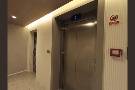 Apartamento para alugar com 132m², 4 quartos e 2 vagas Apartamento para alugar com 132m², 4 quartos e 2 vagasHall de entrada