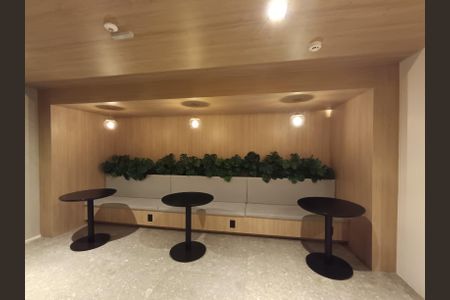 Apartamento para alugar com 132m², 4 quartos e 2 vagas Apartamento para alugar com 132m², 4 quartos e 2 vagasHall de entrada