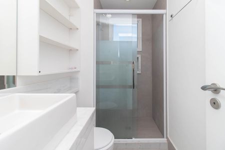 Banheiro de apartamento para alugar com 1 quarto, 41m² em Partenon, Porto Alegre