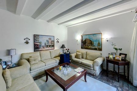 Casa à venda com 350m², 5 quartos e 5 vagasSala