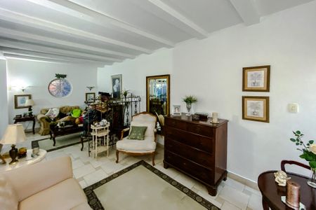 Casa à venda com 350m², 5 quartos e 5 vagasSala