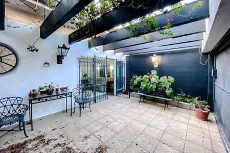 Casa à venda com 350m², 5 quartos e 5 vagasGaragem