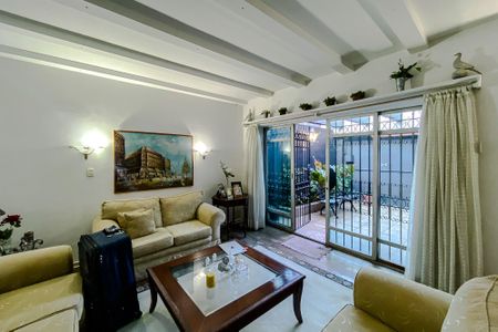 Casa à venda com 350m², 5 quartos e 5 vagasSala