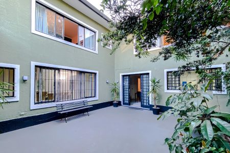 Casa à venda com 350m², 5 quartos e 5 vagasÁrea externa