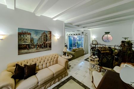 Casa à venda com 350m², 5 quartos e 5 vagasSala