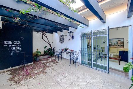 Casa à venda com 350m², 5 quartos e 5 vagasGaragem