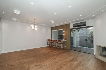 Sala de casa de condomínio à venda com 3 quartos, 344m² em Jardim Carvalho, Porto Alegre