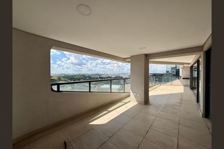 Apartamento à venda com 270m², 4 quartos e 4 vagas Apartamento à venda com 270m², 4 quartos e 4 vagasVaranda