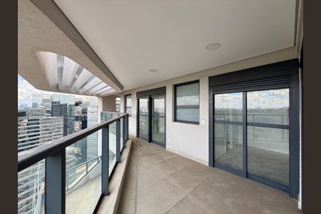 Apartamento à venda com 270m², 4 quartos e 4 vagas Apartamento à venda com 270m², 4 quartos e 4 vagasVaranda Suítes1, 2 e 3