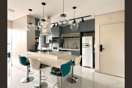 Apartamento à venda com 77m², 2 quartos e 2 vagas Apartamento à venda com 77m², 2 quartos e 2 vagasCozinha