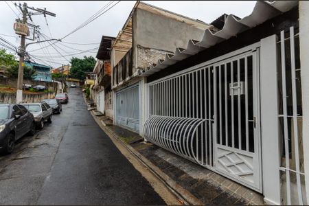 Casa à venda com 83m², 2 quartos e 1 vaga Casa à venda com 83m², 2 quartos e 1 vagaFachada