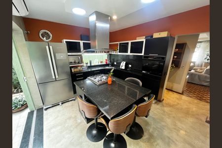 Casa à venda com 162m², 2 quartos e 3 vagasCozinha