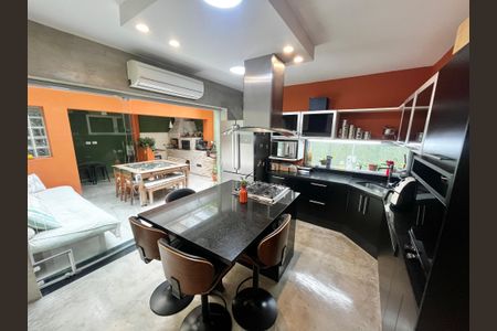 Casa à venda com 162m², 2 quartos e 3 vagasCozinha