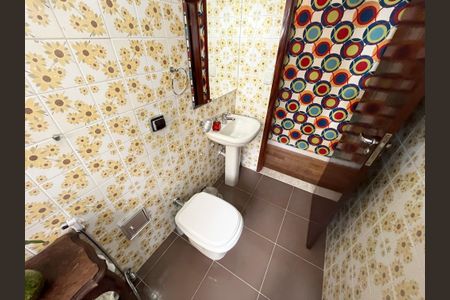 Casa à venda com 162m², 2 quartos e 3 vagasBanheiro