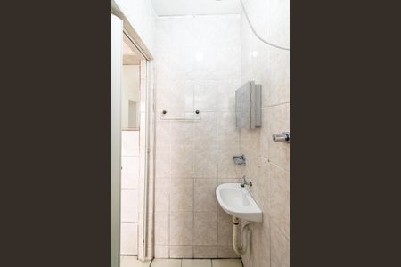 Casa para alugar com 35m², 1 quarto e sem vaga Casa para alugar com 35m², 1 quarto e sem vagaBanheiro Social