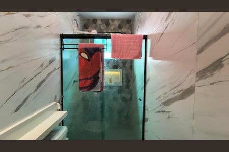 Casa de condomínio à venda com 196m², 3 quartos e 1 vaga Casa de condomínio à venda com 196m², 3 quartos e 1 vagaBanheiro da Suíte 1