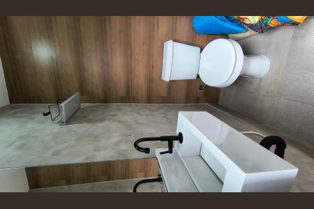 Casa de condomínio à venda com 196m², 3 quartos e 1 vaga Casa de condomínio à venda com 196m², 3 quartos e 1 vagaLavabo do Quintal