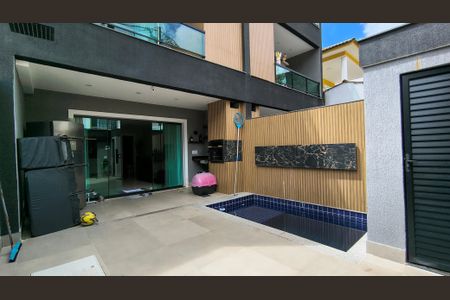 Casa de condomínio à venda com 196m², 3 quartos e 1 vaga Casa de condomínio à venda com 196m², 3 quartos e 1 vagaQuintal