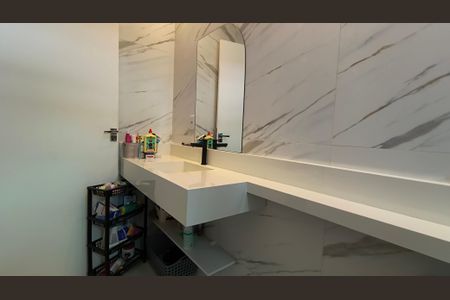 Casa de condomínio à venda com 196m², 3 quartos e 1 vaga Casa de condomínio à venda com 196m², 3 quartos e 1 vagaBanheiro da Suíte 1