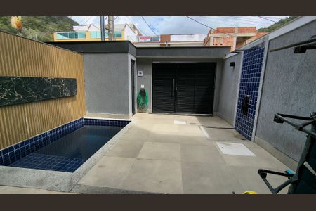 Casa de condomínio à venda com 196m², 3 quartos e 1 vaga Casa de condomínio à venda com 196m², 3 quartos e 1 vagaQuintal