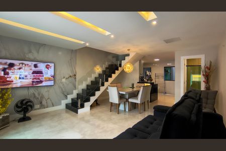 Sala de casa de condomínio à venda com 3 quartos, 196m² em Vargem Grande, Rio de Janeiro