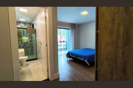 Casa de condomínio à venda com 196m², 3 quartos e 1 vaga Casa de condomínio à venda com 196m², 3 quartos e 1 vagaSuíte 2