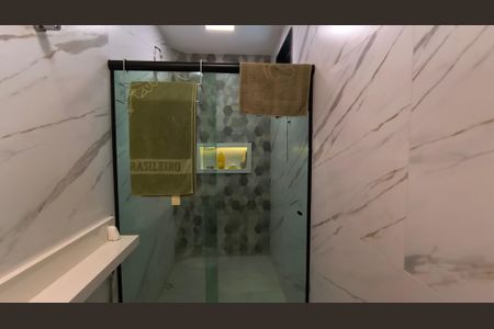 Casa de condomínio à venda com 196m², 3 quartos e 1 vaga Casa de condomínio à venda com 196m², 3 quartos e 1 vagaBanheiro da Suíte 2