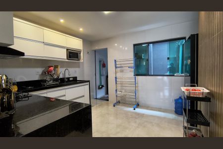 Casa de condomínio à venda com 196m², 3 quartos e 1 vaga Casa de condomínio à venda com 196m², 3 quartos e 1 vagaCozinha e Área de Serviço