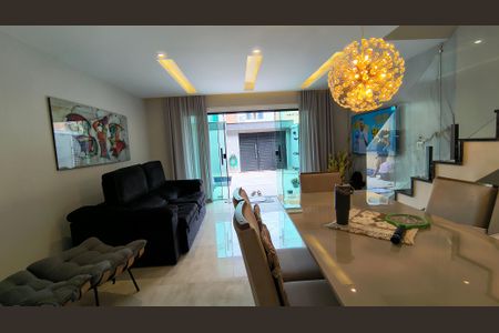 Sala de casa de condomínio à venda com 3 quartos, 196m² em Vargem Grande, Rio de Janeiro
