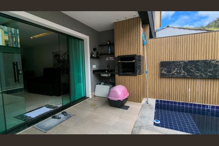 Casa de condomínio à venda com 196m², 3 quartos e 1 vaga Casa de condomínio à venda com 196m², 3 quartos e 1 vagaQuintal