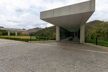 Casa de condomínio à venda com 380m², 4 quartos e 4 vagas Casa de condomínio à venda com 380m², 4 quartos e 4 vagasFachada - Entrada da Área de Lazer