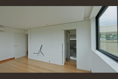 Casa de condomínio à venda com 380m², 4 quartos e 4 vagas Casa de condomínio à venda com 380m², 4 quartos e 4 vagasSuíte 1