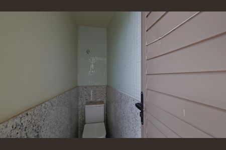 Casa de condomínio à venda com 380m², 4 quartos e 4 vagas Casa de condomínio à venda com 380m², 4 quartos e 4 vagasEspaço Gourmet - Banheiro