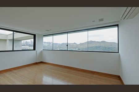 Suíte 1 de casa de condomínio à venda com 4 quartos, 380m² em Vale dos Cristais, Nova Lima