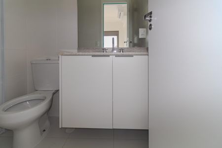 Apartamento para alugar com 64m², 2 quartos e 1 vaga Apartamento para alugar com 64m², 2 quartos e 1 vagaBanheiro da Suíte