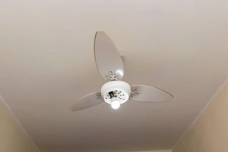 Casa à venda com 90m², 2 quartos e 2 vagasQuarto 1 Suíte