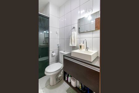 Casa à venda com 90m², 2 quartos e 2 vagasBanheiro Social