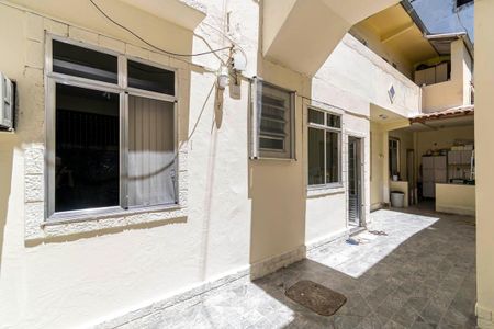 Casa à venda com 90m², 2 quartos e 2 vagasVaranda